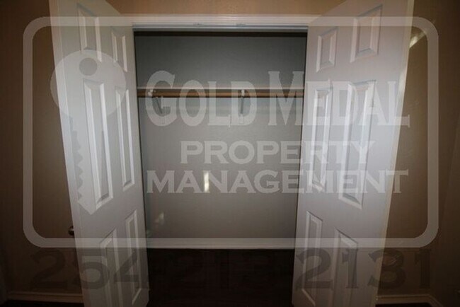 Building Photo - Willamette Wins – Where Convenience Meets Everyday Living!