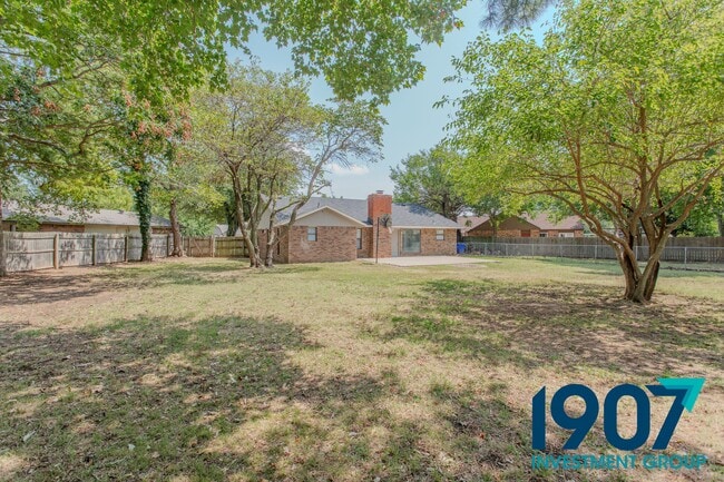 Building Photo - 400 Trinidad Dr
