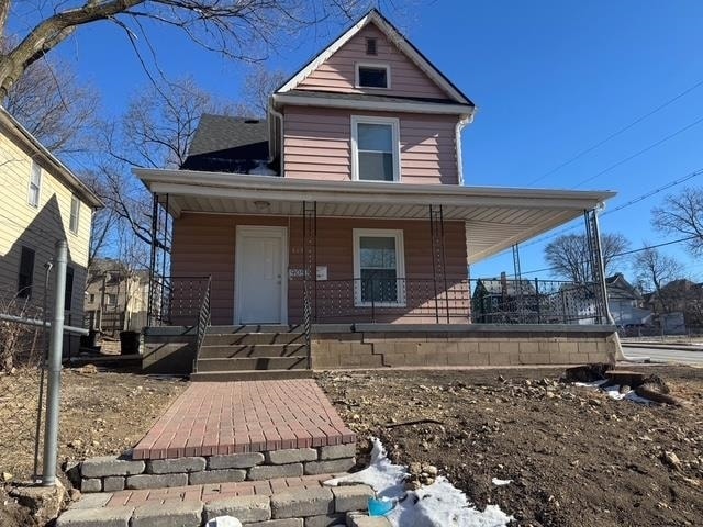 Primary Photo - 905 N Winnebago St