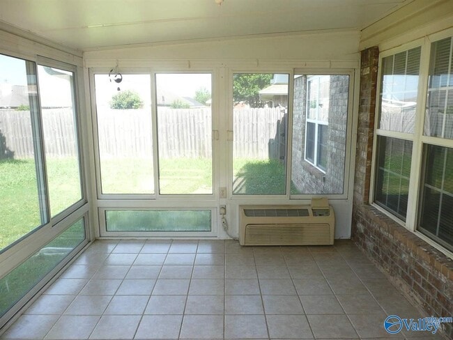 Building Photo - 103 Zeona Ct SW