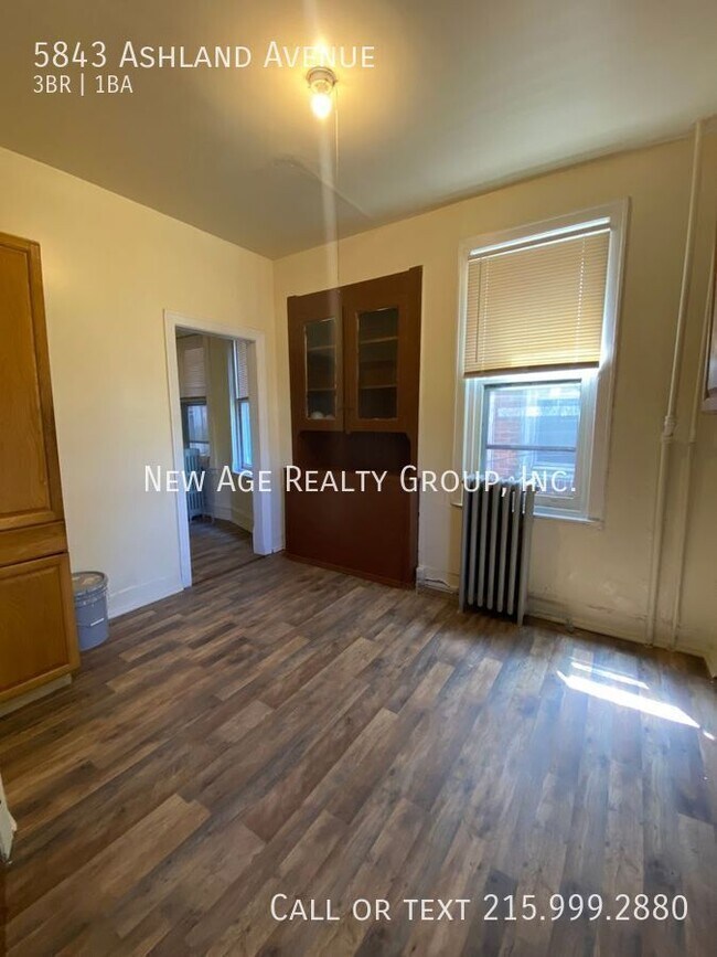 Building Photo - 5843 Ashland Ave