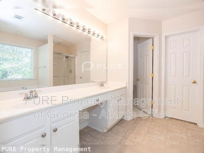 Building Photo - 3468 Chastain Glen Ln NE