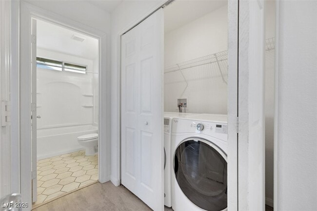 Building Photo - 321 Copper Pine Ave