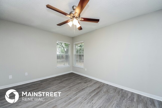 Building Photo - 305 Killington Way