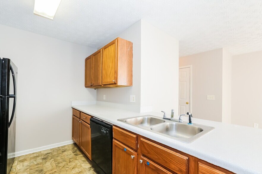 Building Photo - 2286 Strathmoor Manor Dr