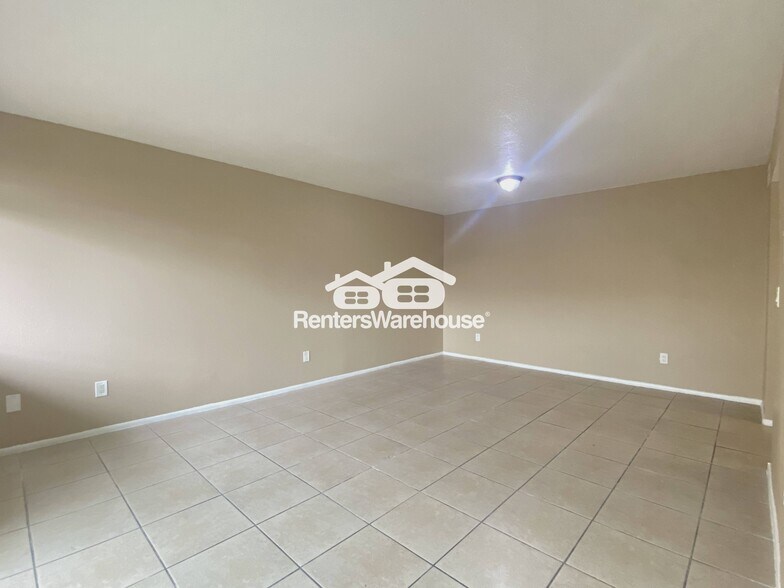 Building Photo - 2802 N 43rd Ave