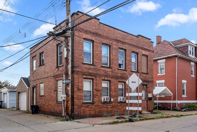 Building Photo - 282 9th St