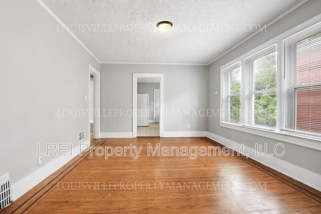 Building Photo - 664 Lindell Avenue - 2