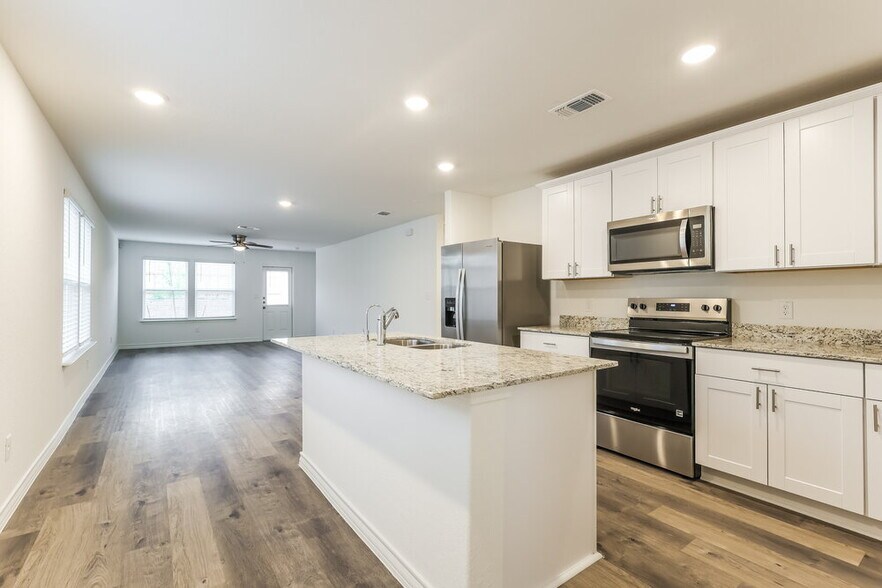 Building Photo - 10315 Monte Carmel Pl