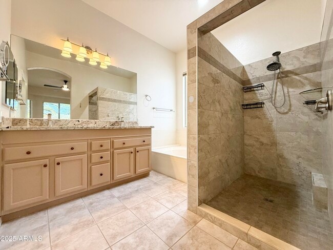 Building Photo - 4148 E Walnut Rd