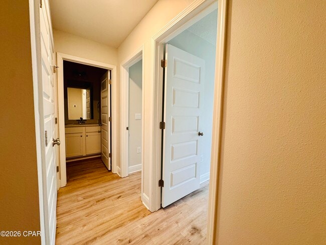 Building Photo - 10 Renea Cv