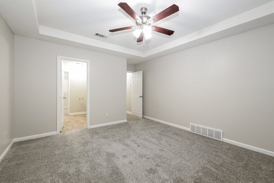 Building Photo - 5792 Reed Bend Cove