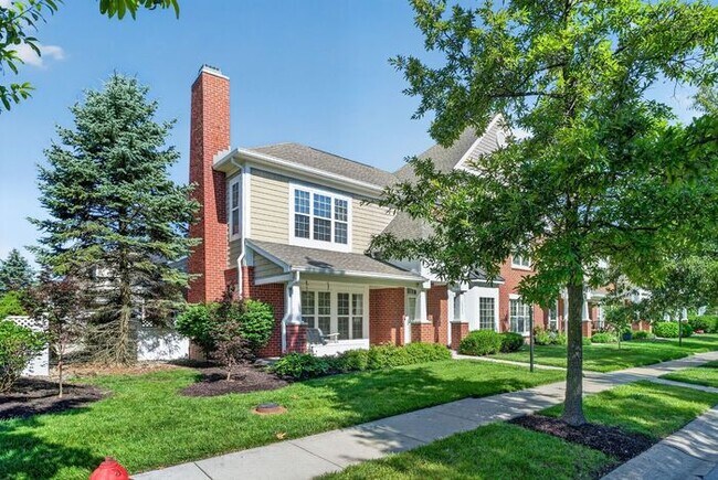 Building Photo - Unique Centennial Townhome