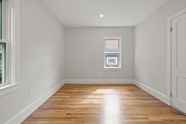 Building Photo - 580 Ashmont St