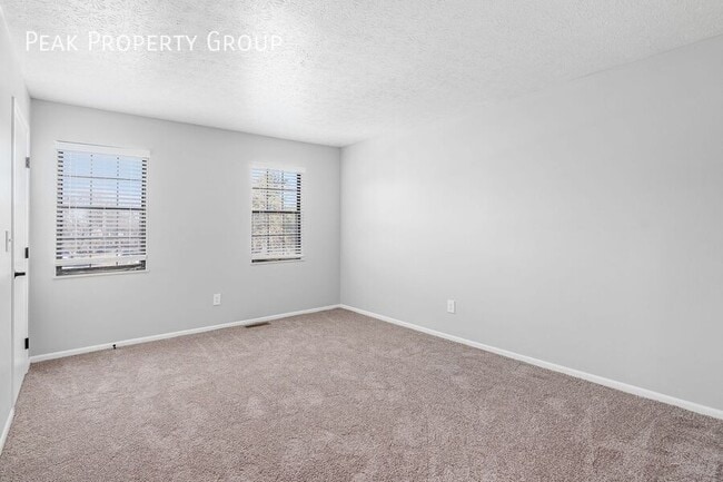 Building Photo - 182 Blakeford Dr