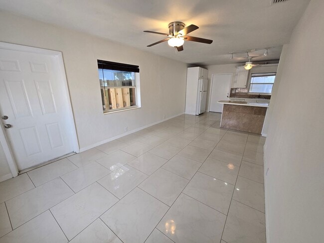 Building Photo - Updated East Delray Duplex | No HOA + Private Yard