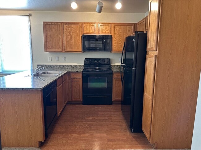 Building Photo - Comfort with Resort-Style Living 2BED/2BAT...