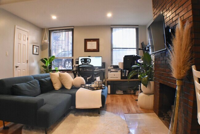 Primary Photo - 31 Fairfield St
