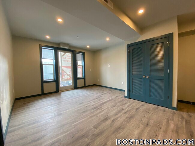Building Photo - 1258 Massachusetts Ave