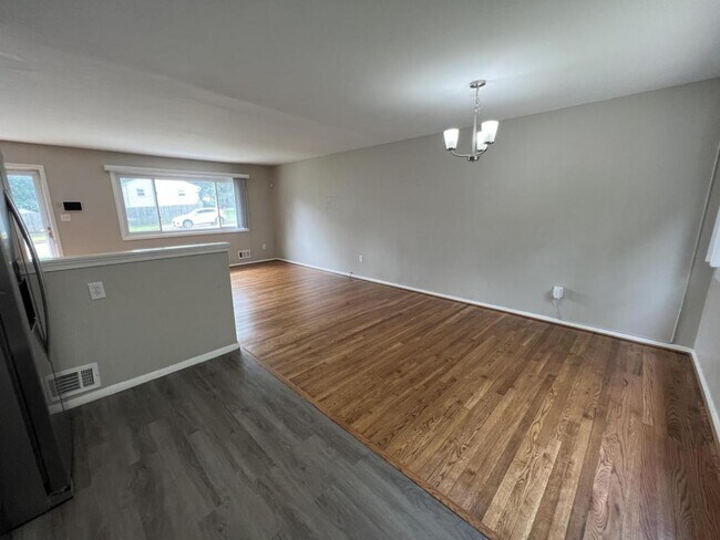 Building Photo - 8400 Richville Dr