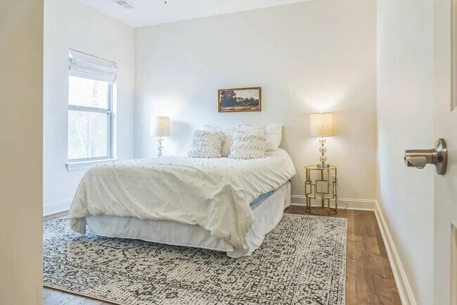 Building Photo - 6105 Scottscraig Cove
