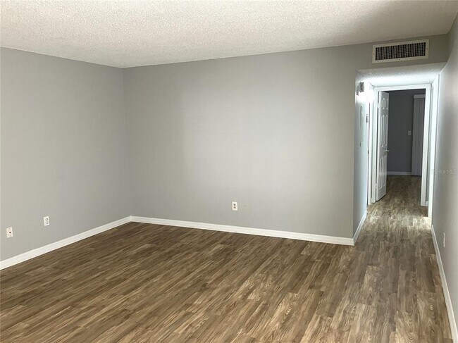 Building Photo - 11703 Raintree Village Blvd