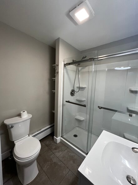 Building Photo - 84 W Main St