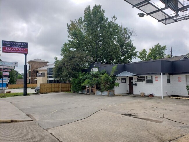 Building Photo - 26519 I-45