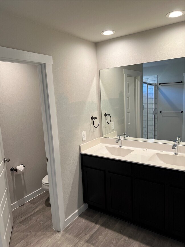 Building Photo - 12711 Sydenham Hl Ln