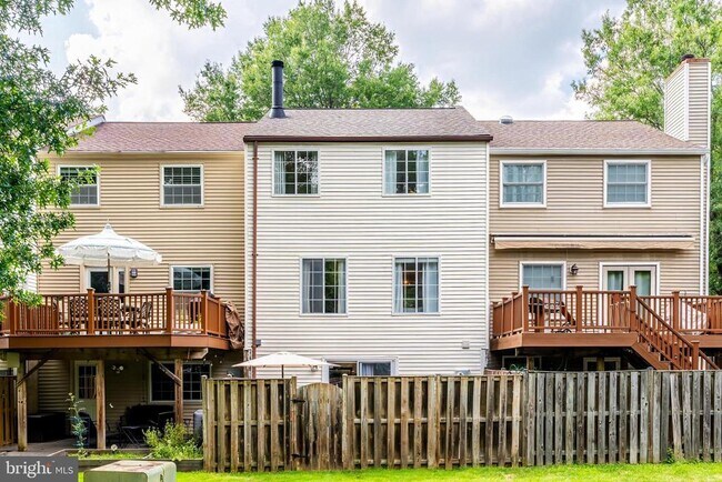 Building Photo - 2903 Bridgehampton Ct