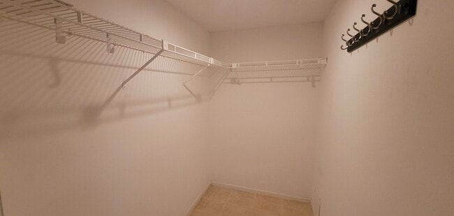 Building Photo - Modern One-Story Ground Floor Condo, Conve...