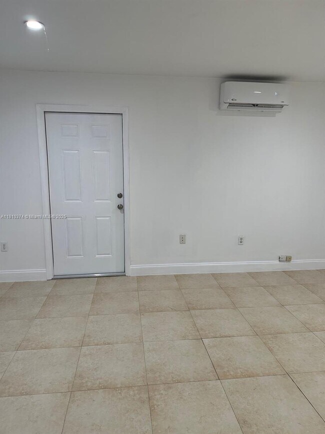 Building Photo - 13005 SW 116th Ct