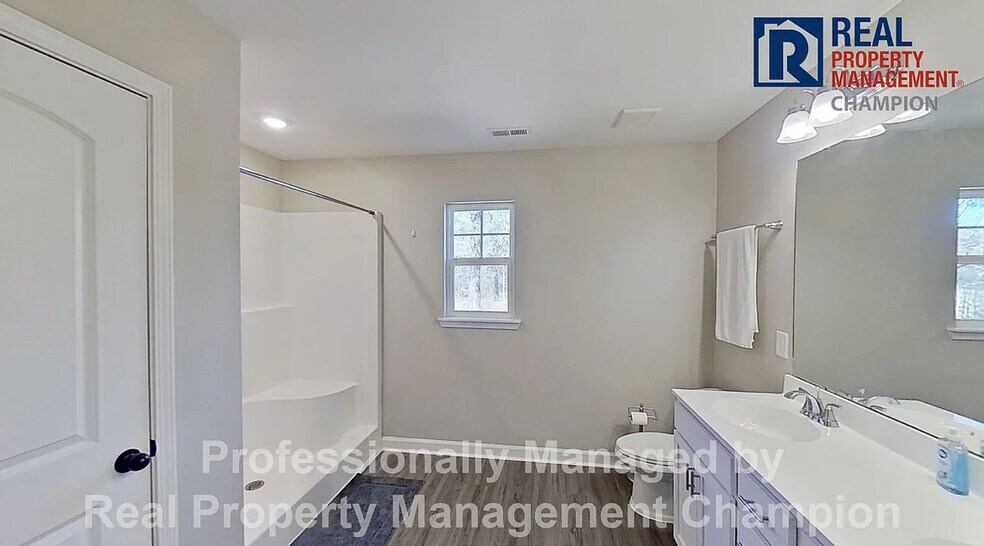 Building Photo - 1003 Marston Dr