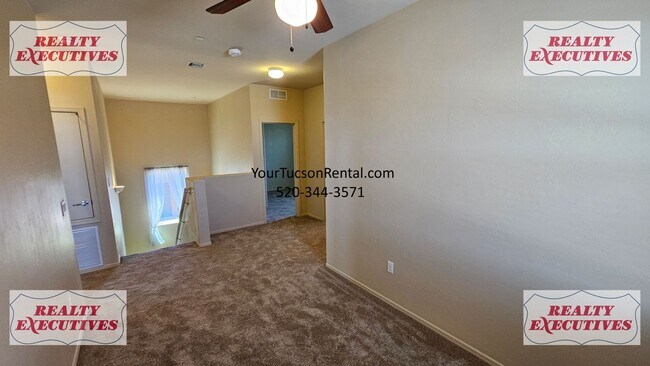 Building Photo - Wentworth Rd South - 4 Bedrooms 2.5 bathrooms, 3 car garage and large fenced yard