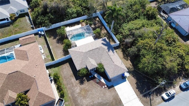 Building Photo - 4550 Fernway Dr