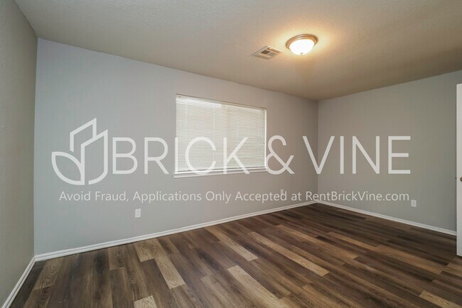 Building Photo - 17621 Cranbrook Rd