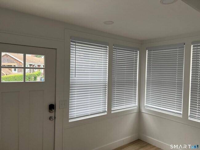 Building Photo - 17 W Orland St