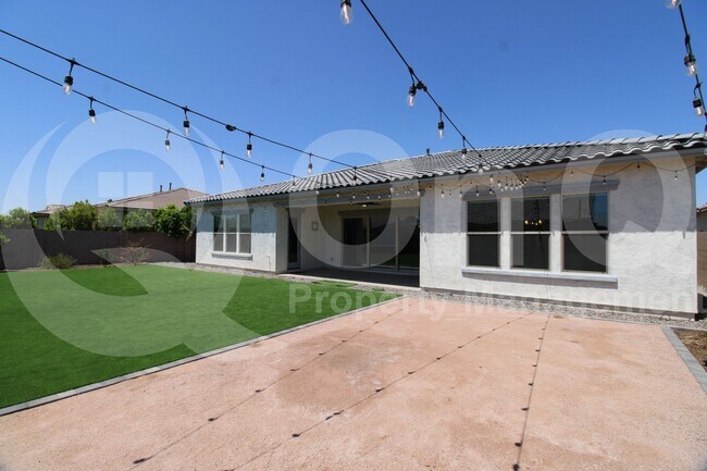 Building Photo - 10635 E Tumbleweed Ave