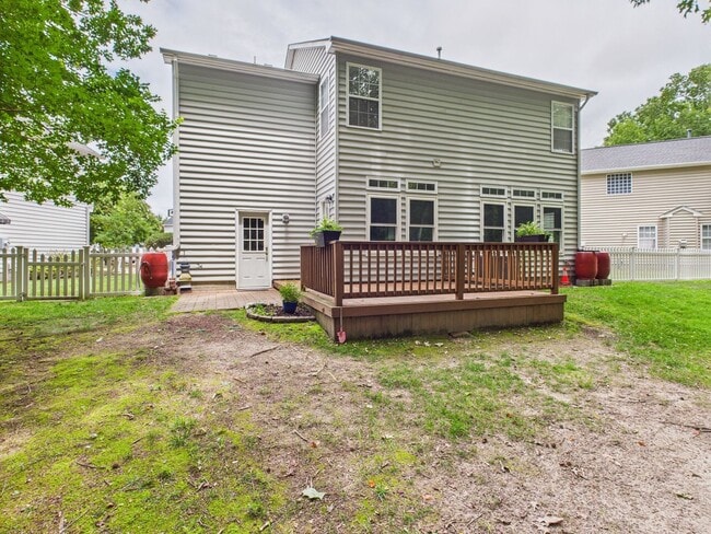 Building Photo - Stunning 4-Bedroom, 2.5-Bathroom Home in t...