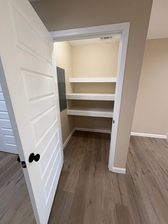 Building Photo - 1806 Teston Ln