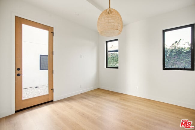 Building Photo - 2671 Benedict St