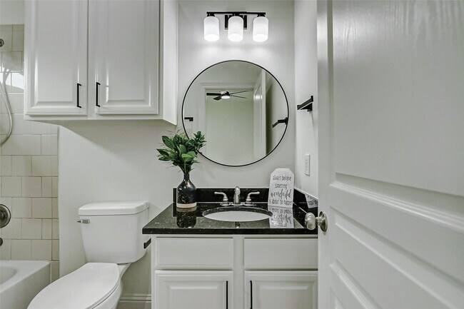 Building Photo - 5 Versante Ct