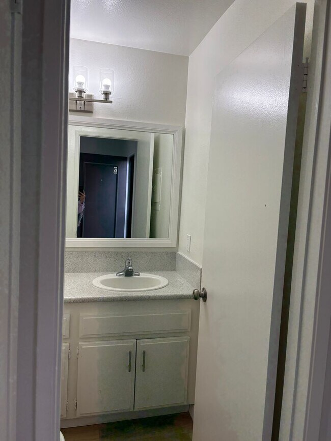 Building Photo - hbr4882