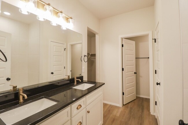 Building Photo - 4 Bed 2 Bath New Construction Home in Bixby