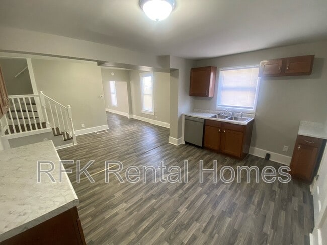 Building Photo - 1210 S 21st St