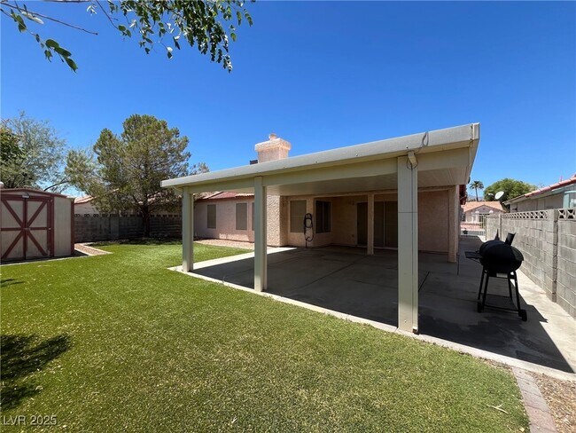 Building Photo - 2908 Gentilly Ln