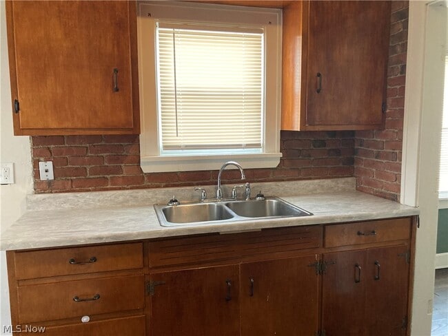 Building Photo - 3780 W 129th St