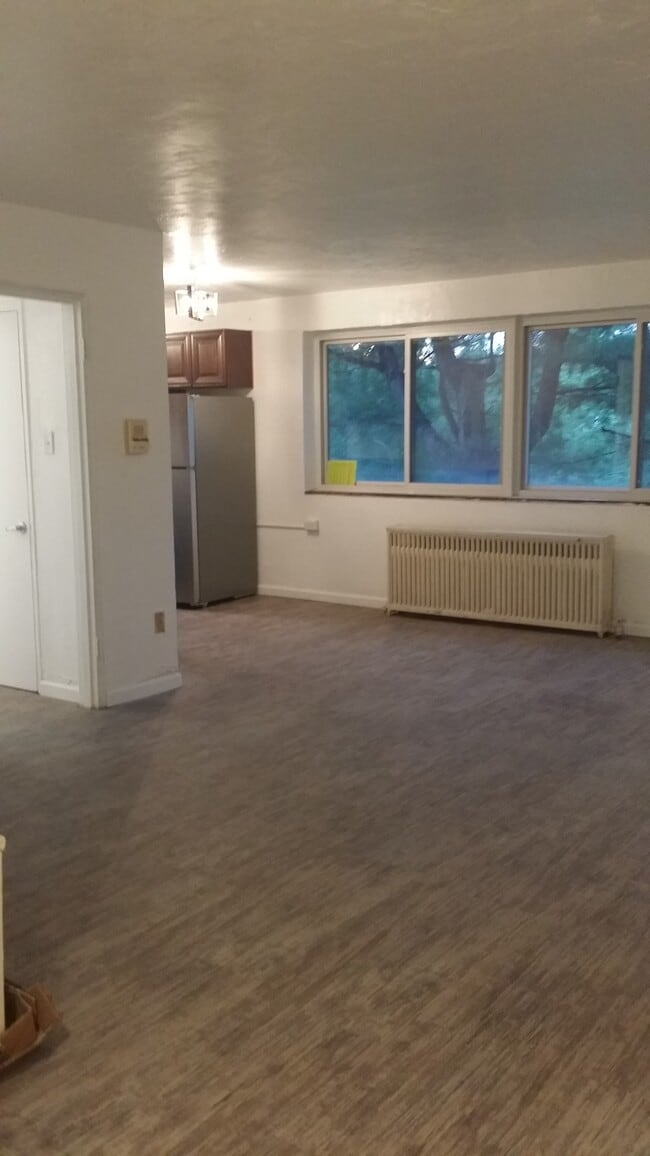 Building Photo - Glen Elm Apartments