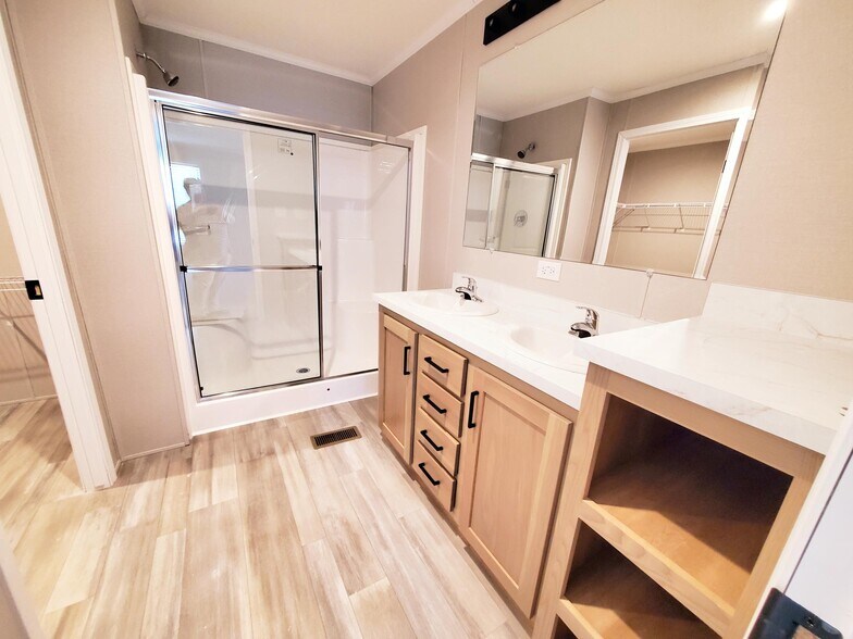 Building Photo - 9340 Starboard Dr