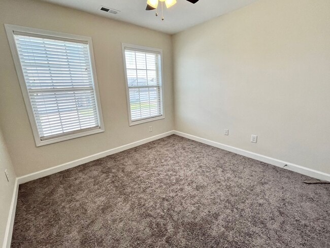 Building Photo - 3Bedroom Avail in Carolina Plantation!